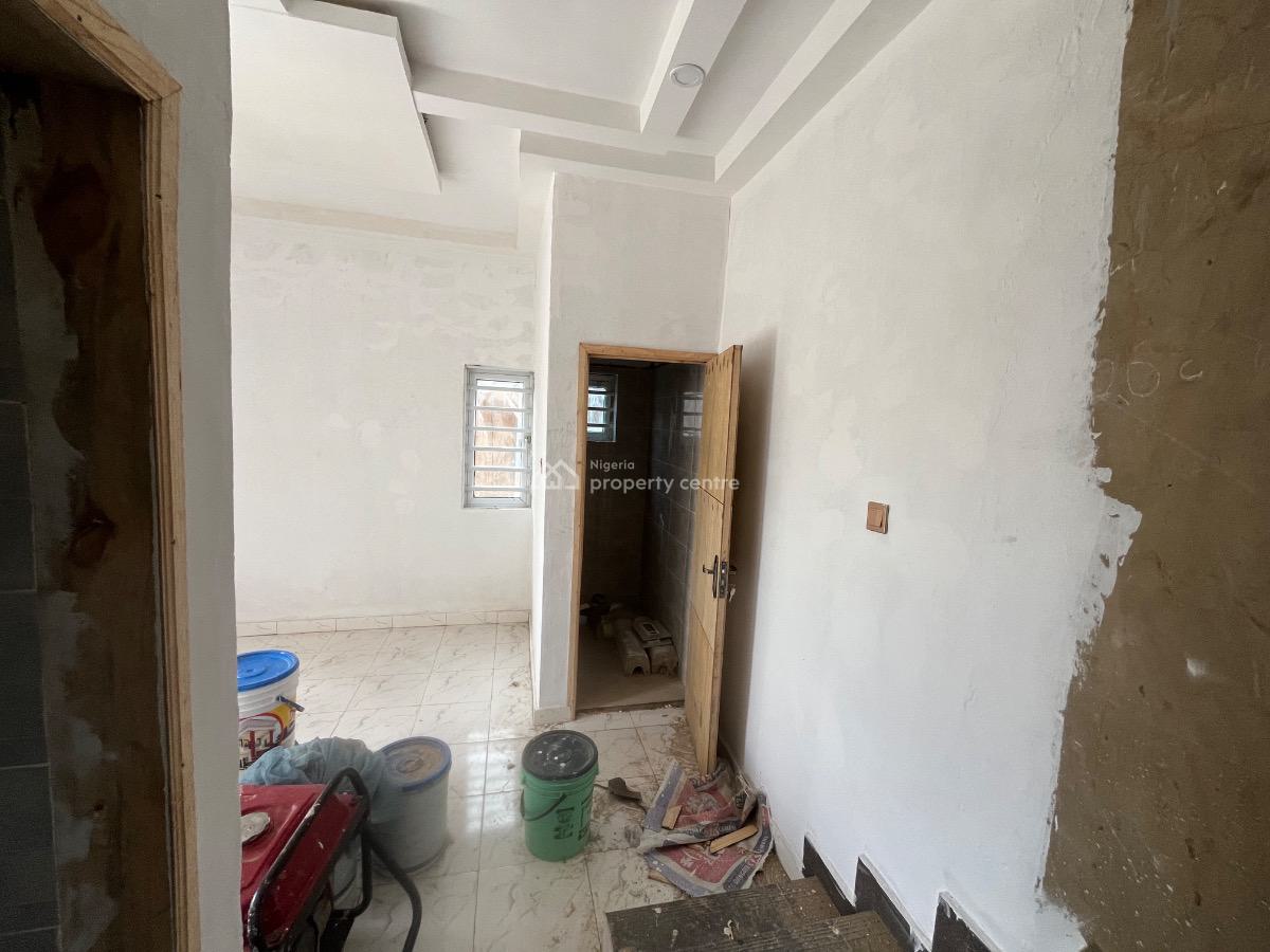2 Bedroom Apartment with Excellent Environment, Gra Phase 1, Magodo, Lagos, Flat / Apartment for Rent
