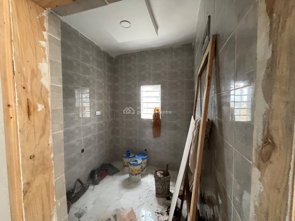 2 Bedroom Apartment with Excellent Environment, Gra Phase 1, Magodo, Lagos, Flat / Apartment for Rent