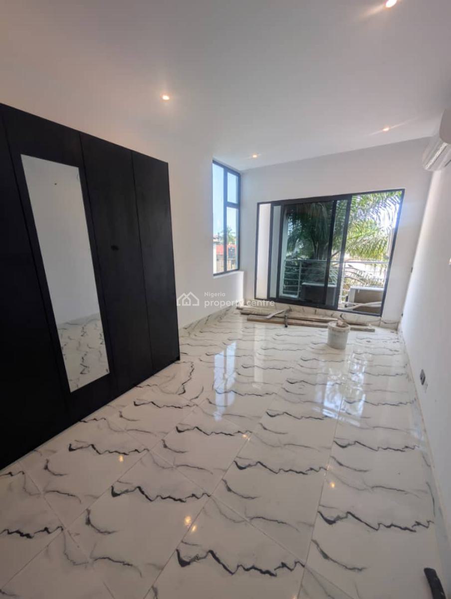 Well Built 3 Bedroom Maisonette Apartment with Bq., Old Ikoyi, Ikoyi, Lagos, House for Rent