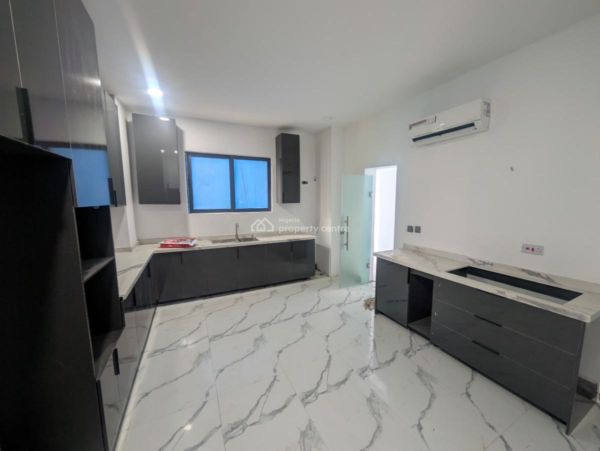 Well Built 3 Bedroom Maisonette Apartment with Bq., Old Ikoyi, Ikoyi, Lagos, House for Rent
