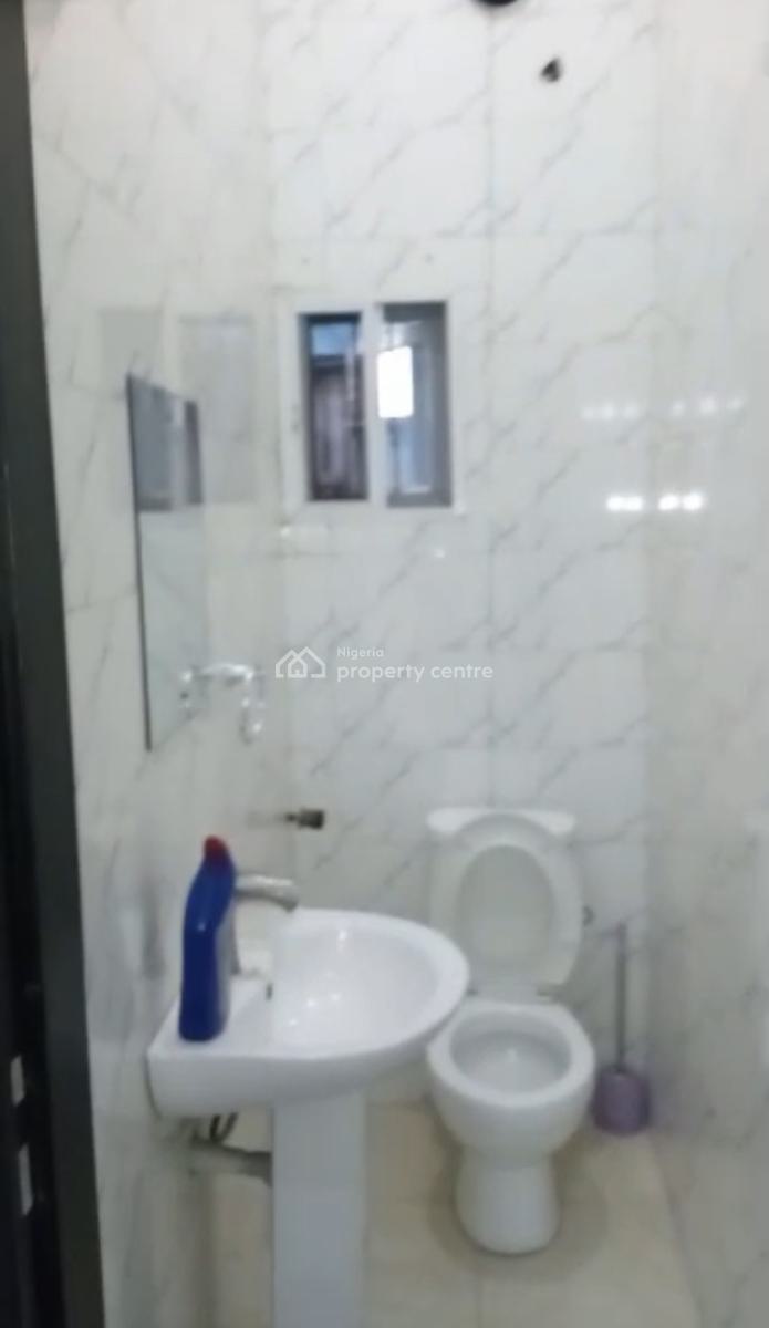 Luxury Spacious 1 Bedroom Flat, 2 Toilet, Generator & Ac, Tarred Road, Gilmore (tarred Road), Jahi, Abuja, Flat / Apartment for Rent