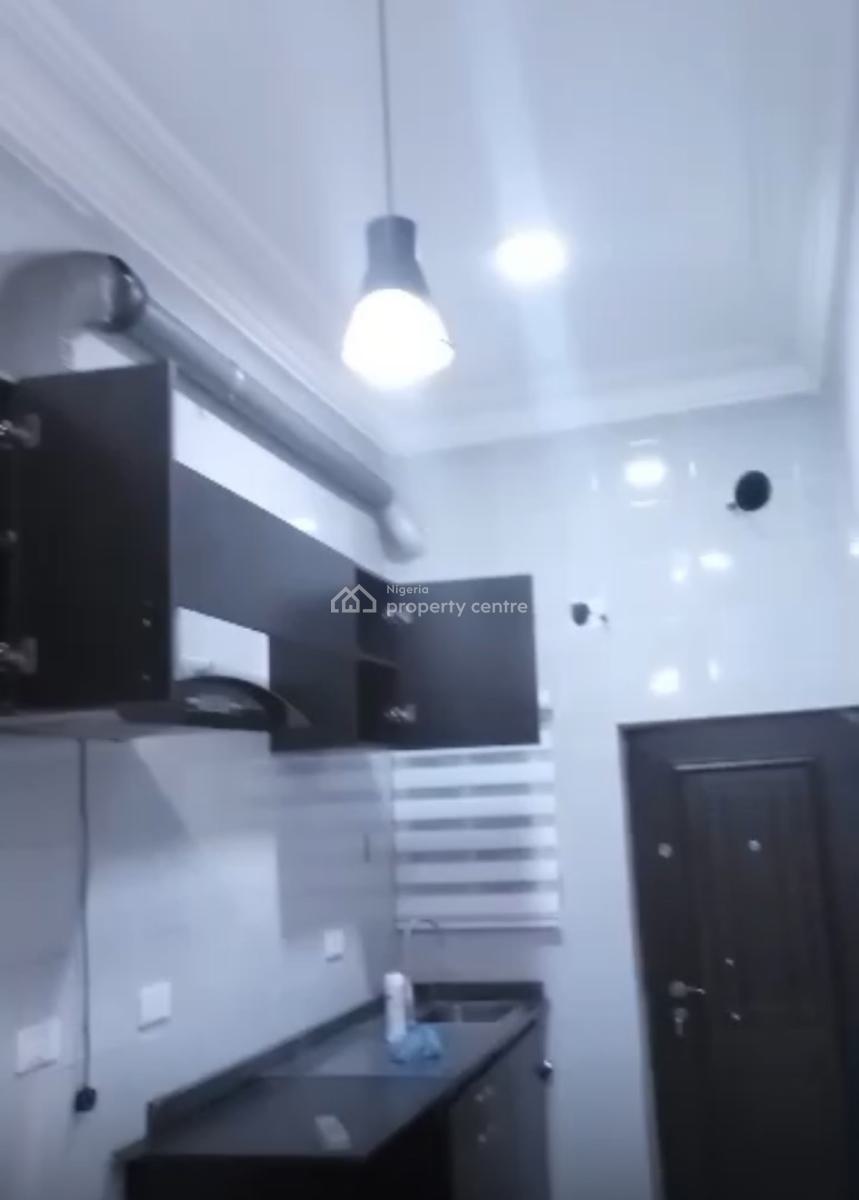 Luxury Spacious 1 Bedroom Flat, 2 Toilet, Generator & Ac, Tarred Road, Gilmore (tarred Road), Jahi, Abuja, Flat / Apartment for Rent