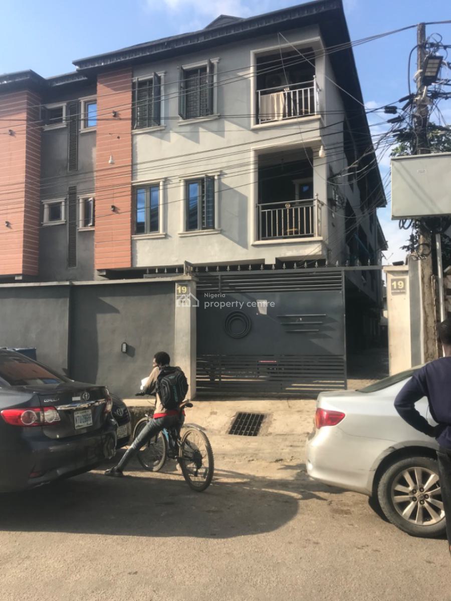 Relatively New Studio Apartment, Ibiyemi Street  Off Shipeolu Road Palmgrove Shomolu Lagos., Palmgrove, Shomolu, Lagos, Self Contain (single Rooms) for Rent