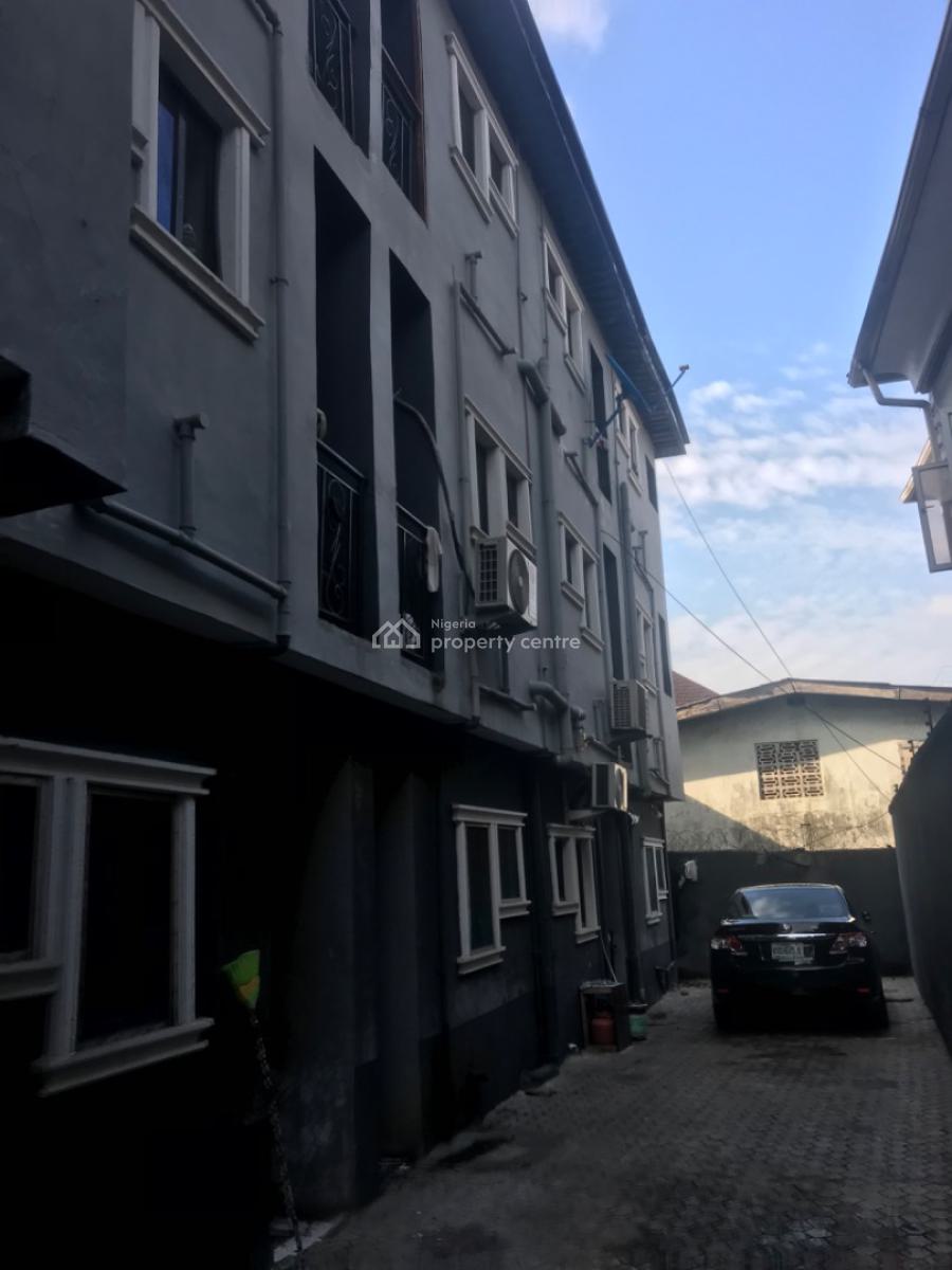 Relatively New Studio Apartment, Ibiyemi Street  Off Shipeolu Road Palmgrove Shomolu Lagos., Palmgrove, Shomolu, Lagos, Self Contain (single Rooms) for Rent