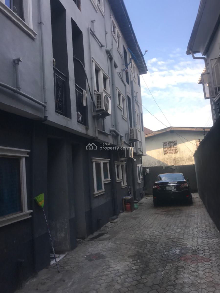 Relatively New Studio Apartment, Ibiyemi Street  Off Shipeolu Road Palmgrove Shomolu Lagos., Palmgrove, Shomolu, Lagos, Self Contain (single Rooms) for Rent