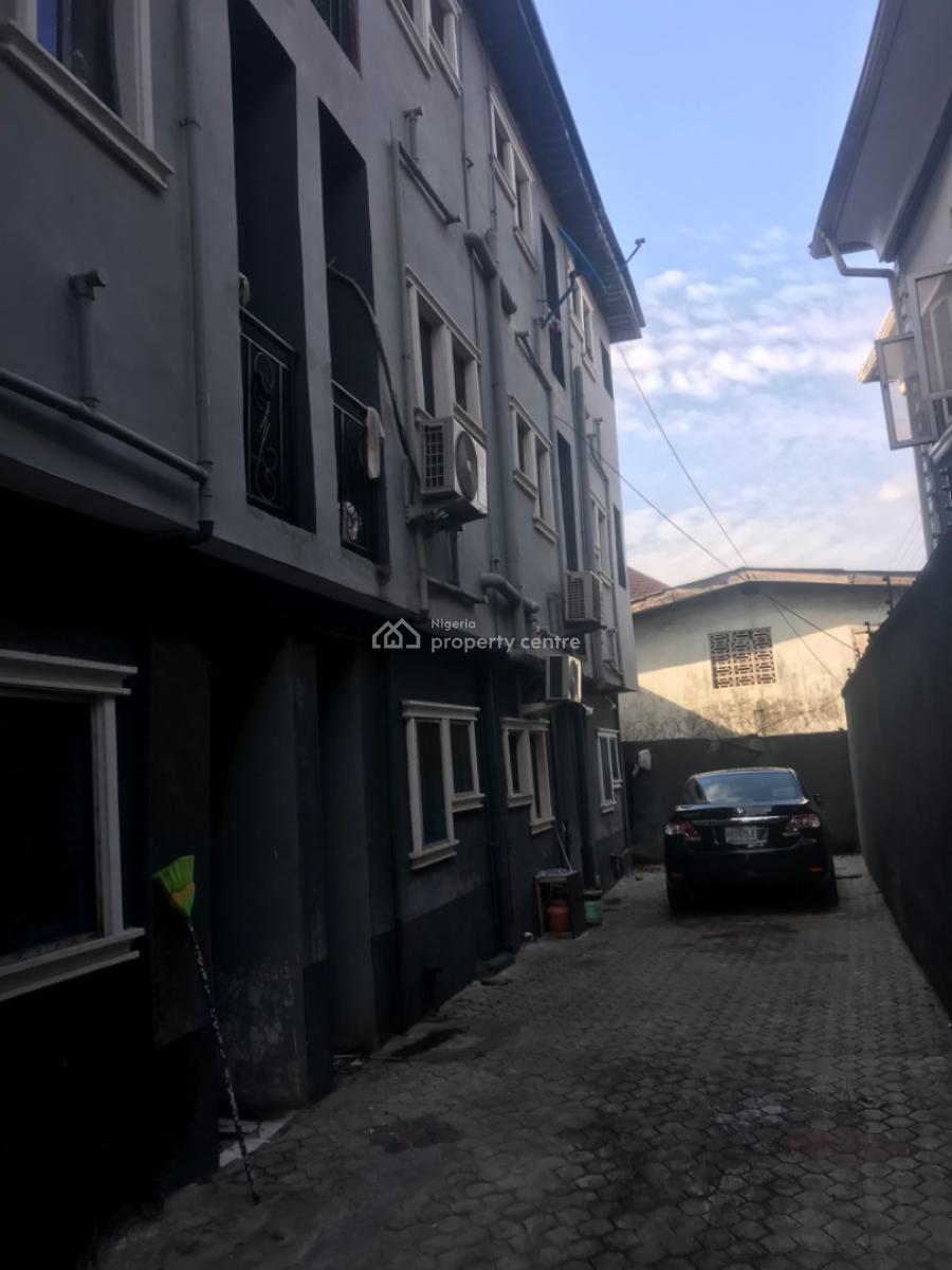 Relatively New Studio Apartment, Ibiyemi Street  Off Shipeolu Road Palmgrove Shomolu Lagos., Palmgrove, Shomolu, Lagos, Self Contain (single Rooms) for Rent