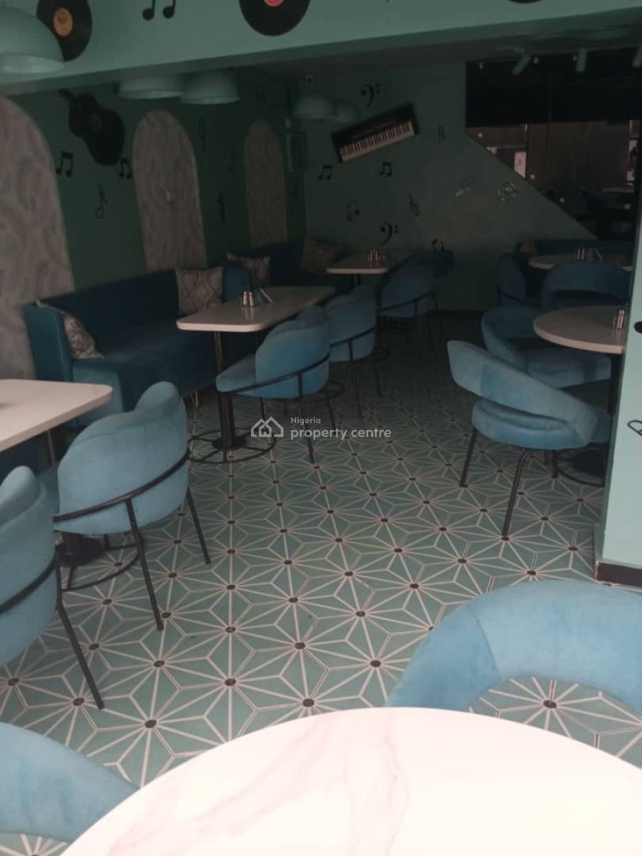 Excellent Spacious 7 Bedroom Duplex, Victoria Island (vi), Lagos, Restaurant / Bar for Rent