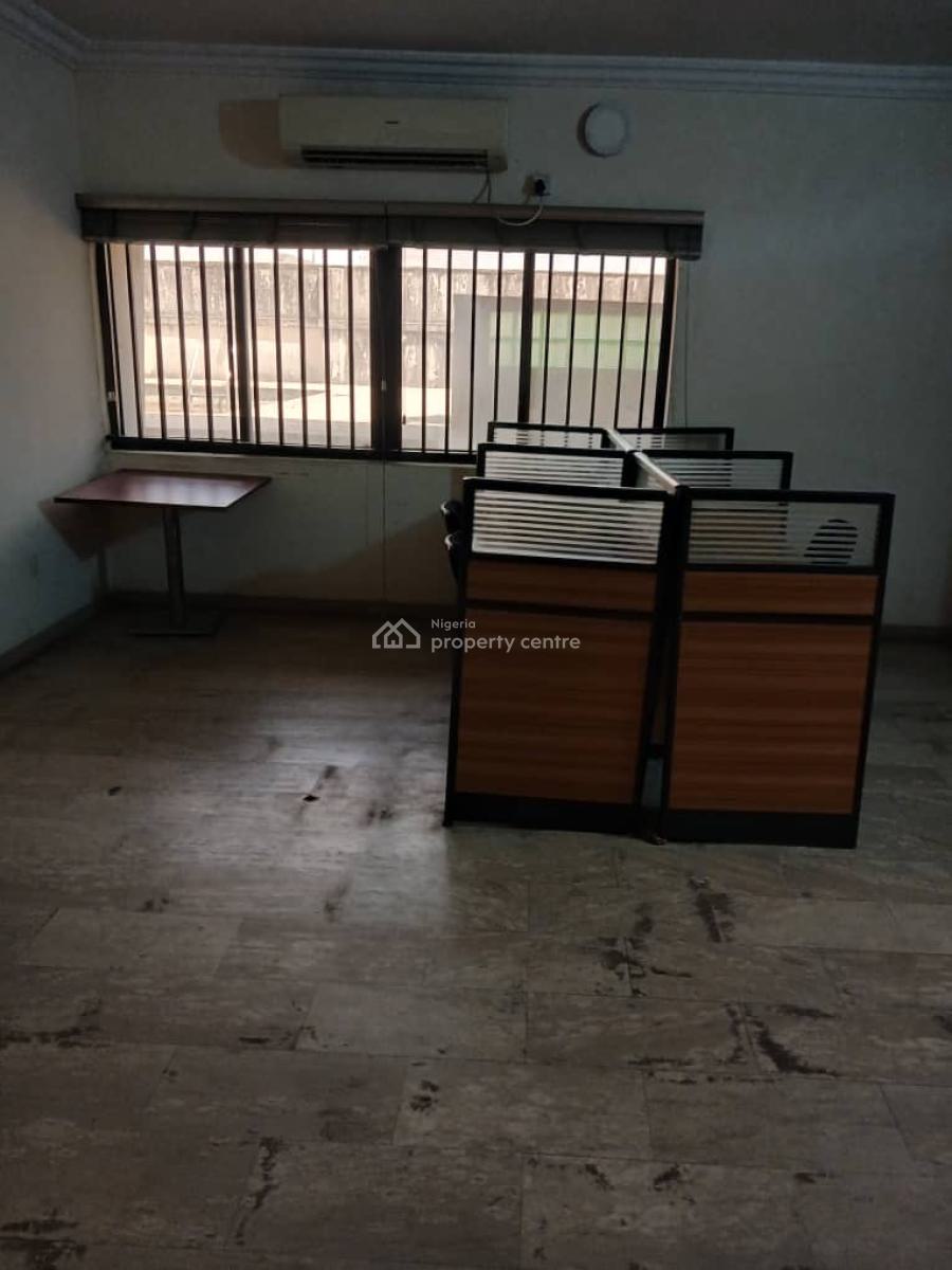Excellent Spacious 5 Bedroom Duplex with 2 Rooms Bq, Victoria Island (vi), Lagos, Restaurant / Bar for Rent