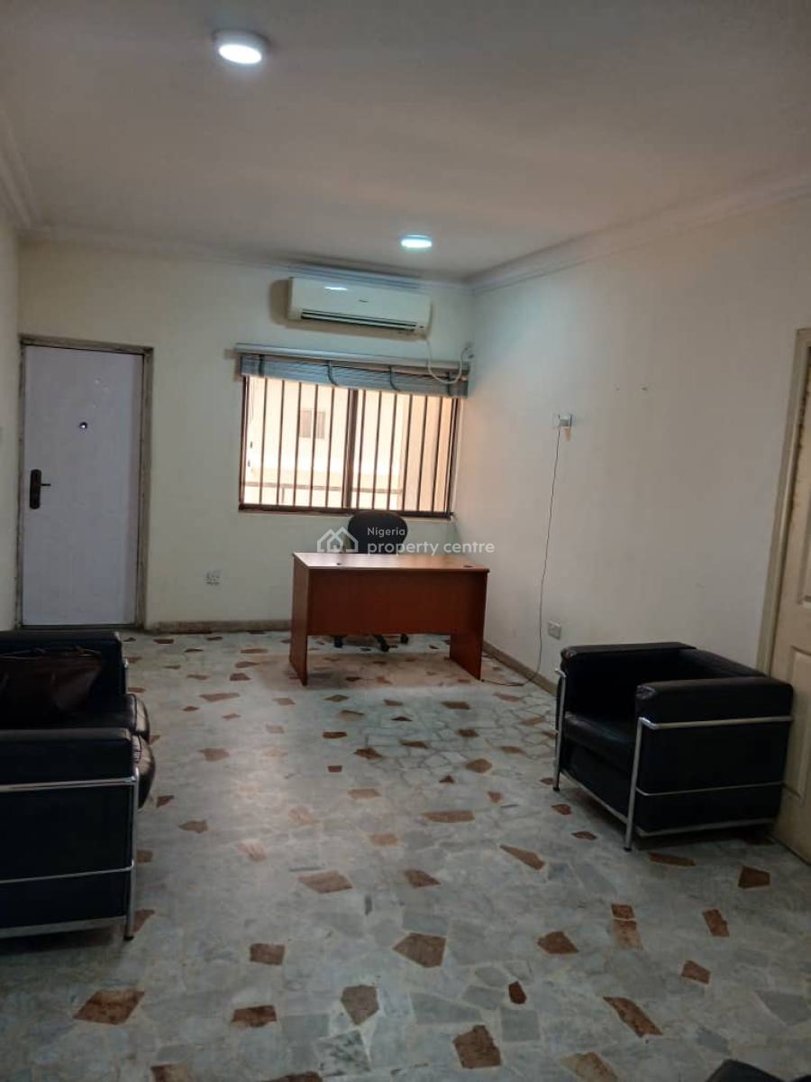 Excellent Spacious 5 Bedroom Duplex with 2 Rooms Bq, Victoria Island (vi), Lagos, Restaurant / Bar for Rent