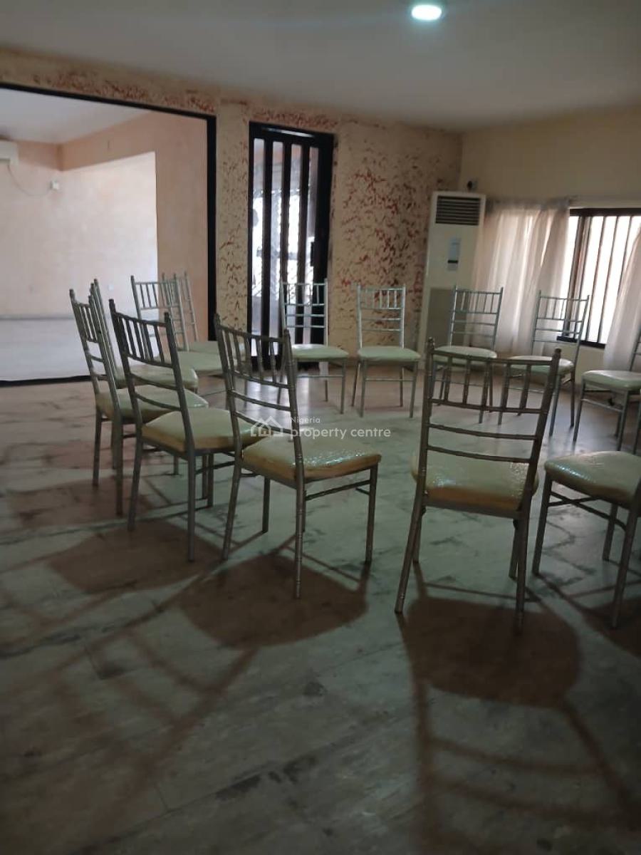 Excellent Spacious 5 Bedroom Duplex with 2 Rooms Bq, Victoria Island (vi), Lagos, Restaurant / Bar for Rent
