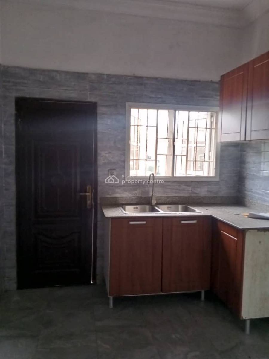 Exclusive 3 Bedroom Apartment, Gra, Ogudu, Lagos, Flat / Apartment for Rent