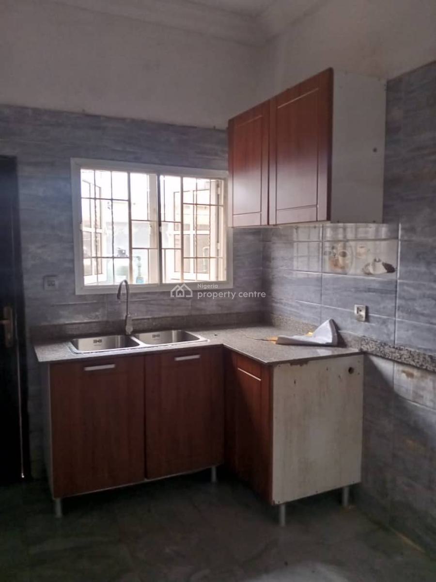 Exclusive 3 Bedroom Apartment, Gra, Ogudu, Lagos, Flat / Apartment for Rent