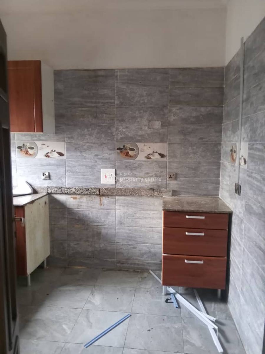 Exclusive 3 Bedroom Apartment, Gra, Ogudu, Lagos, Flat / Apartment for Rent