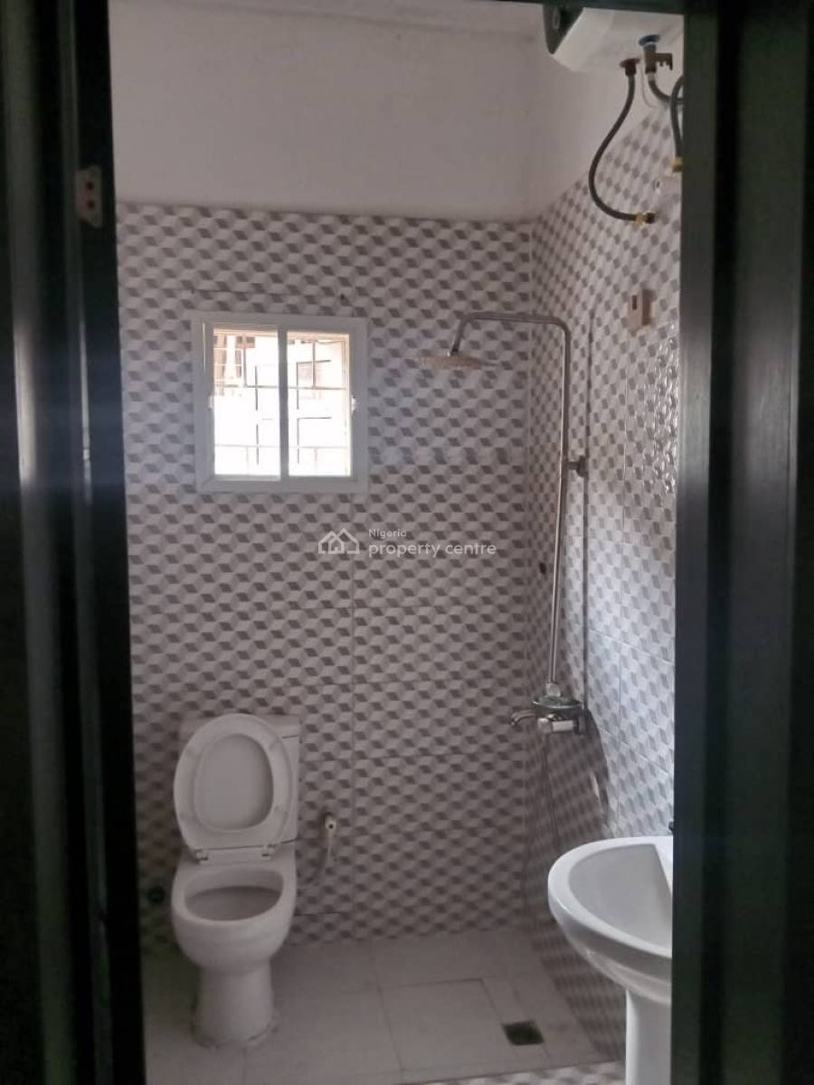 Exclusive 3 Bedroom Apartment, Gra, Ogudu, Lagos, Flat / Apartment for Rent