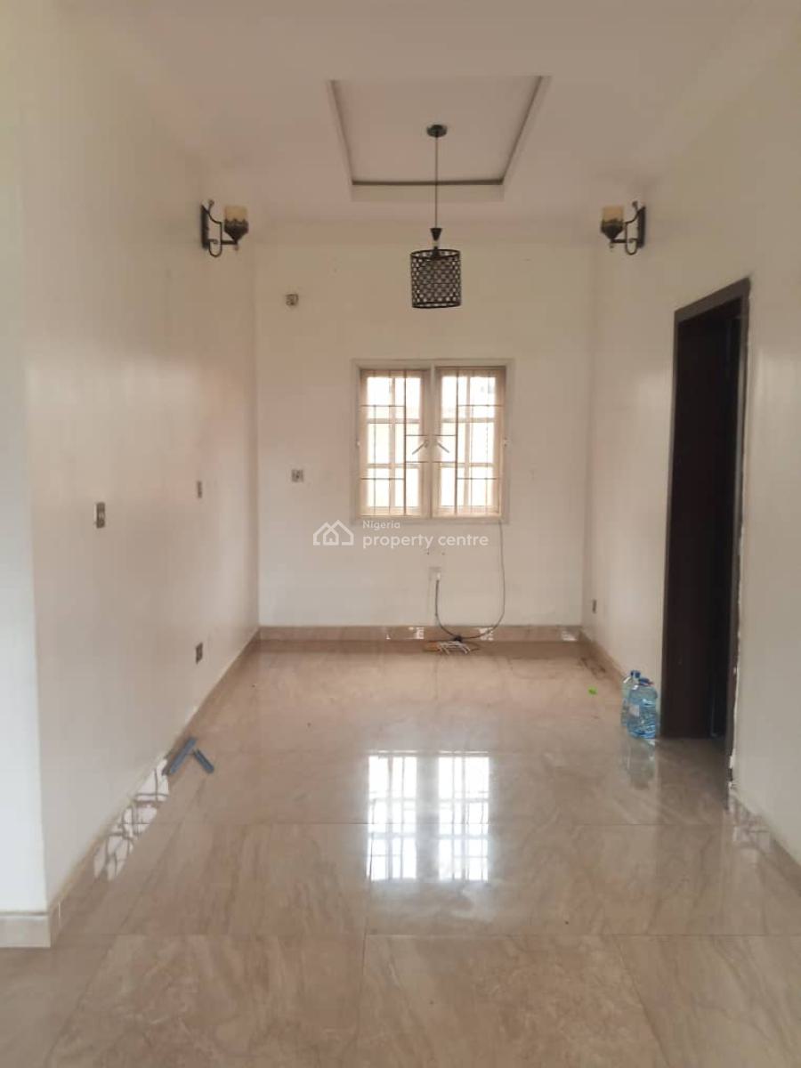 Exclusive 3 Bedroom Apartment, Gra, Ogudu, Lagos, Flat / Apartment for Rent