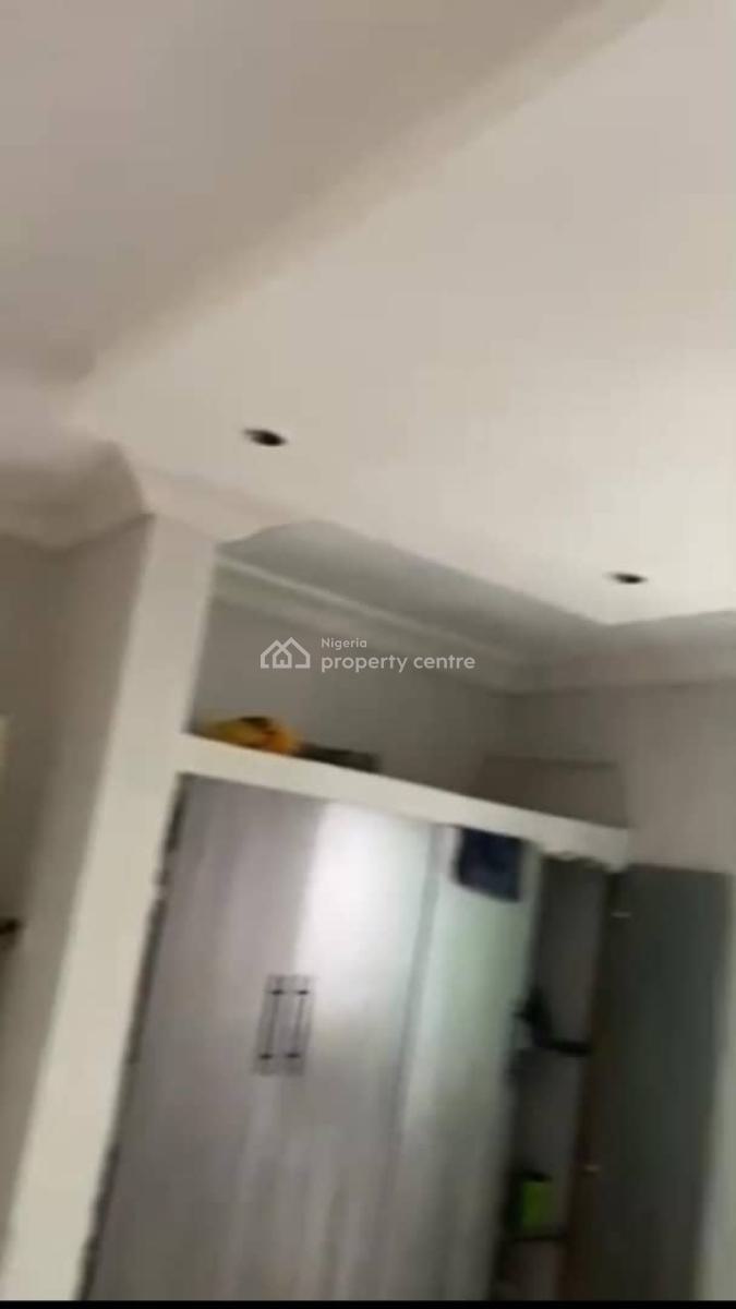 Lovely 3 Bedroom Flat, Off Babs Animashun Road, Surulere, Lagos, Flat / Apartment for Rent