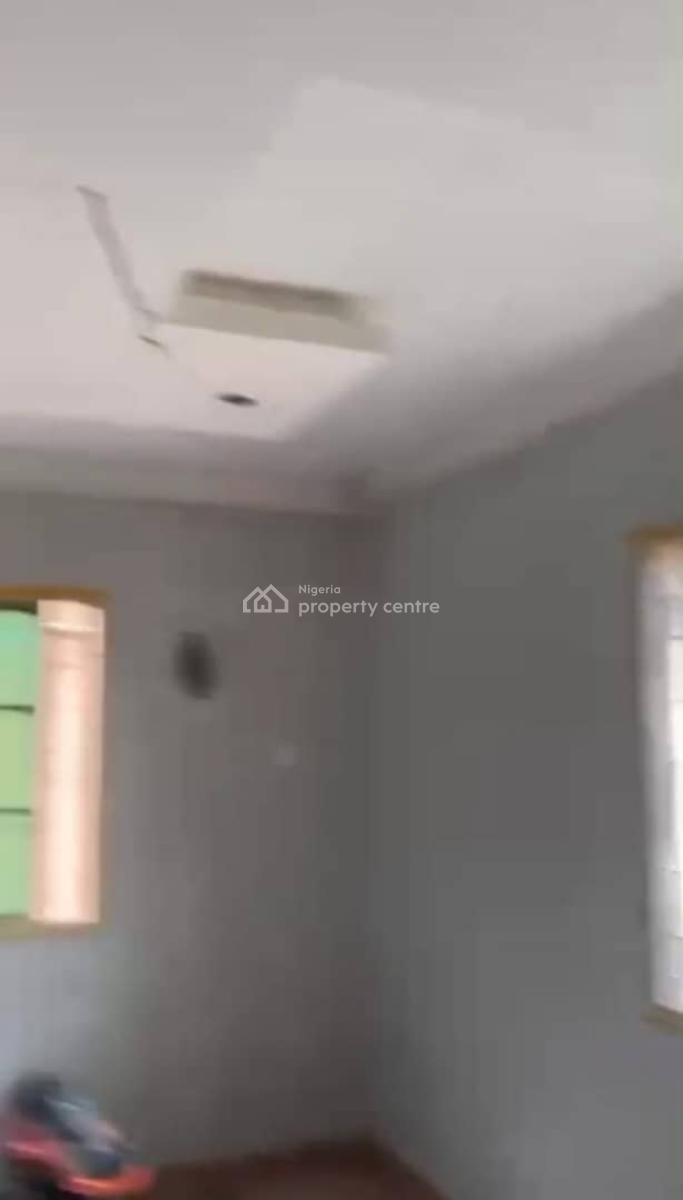 Lovely 3 Bedroom Flat, Off Babs Animashun Road, Surulere, Lagos, Flat / Apartment for Rent