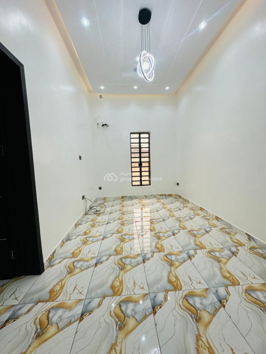 Spaciously Built 5 Bedroom Detached Duplex with Bq, Gbagada, Lagos, Detached Duplex for Sale