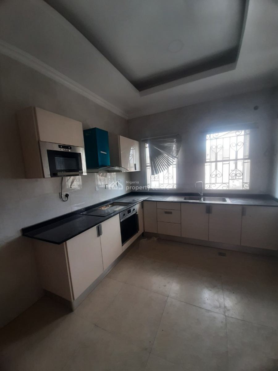 Brand New and Serviced with 24/7 Power Supply 3 Bedroom En-suite Flat, Lekki Phase 1, Lekki, Lagos, Flat / Apartment for Rent