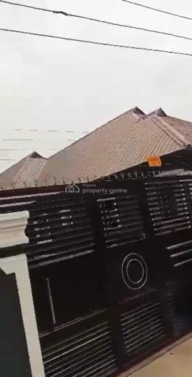 2 Bedrooms and Room and Parlor Self Contain, Location. Obayantor 11 Community, Km 24, Benin Sapele Road, Ikpoba-okh, Ikpoba Okha, Edo, House for Sale