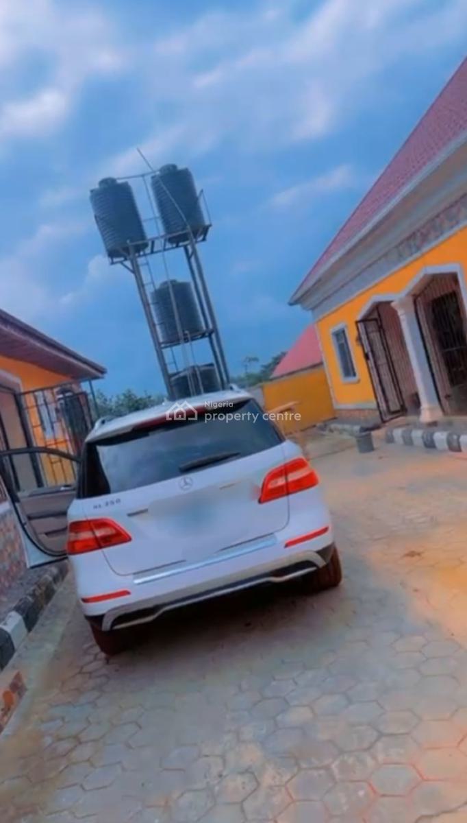 Standard Bungalow, Location: at Isihor/egbaen Community at Ugbowo Off Benin/lagos Rd, Ovia North-east, Edo, House for Sale