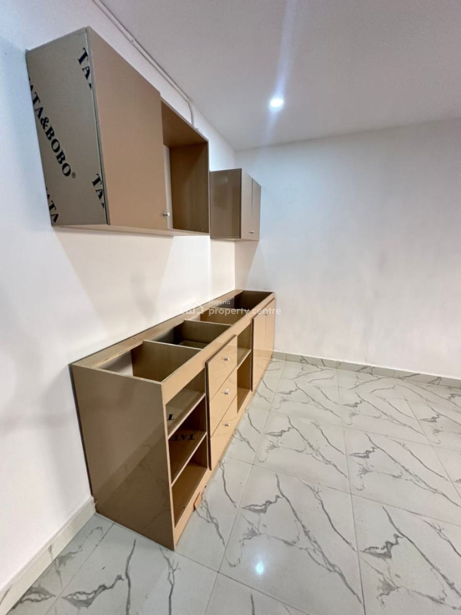 Spacious Mini Flat, Lekki Phase 1, Lekki, Lagos, Mini Flat (room and Parlour) for Rent