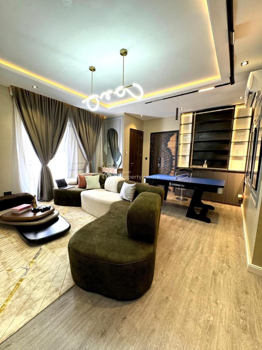 Papaya Spacious - 2 Bedrooms Apartment with Snooker Board  and Swimming Pool, Lekki Phase 1, Lekki, Lagos, Flat / Apartment Short Let