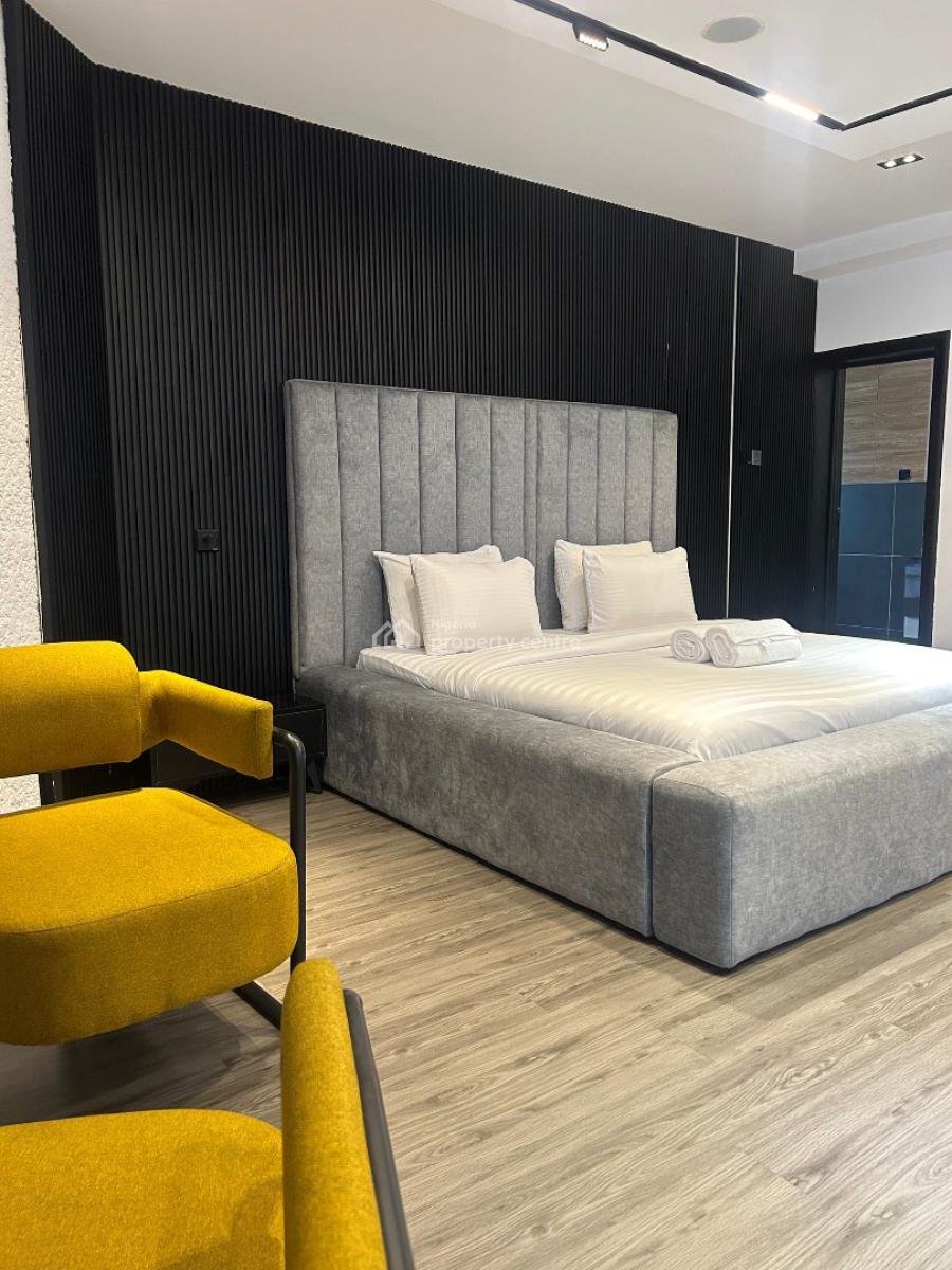 Papaya Spacious - 2 Bedrooms Apartment with Snooker Board  and Swimmin, Ikoyi, Lagos, Flat / Apartment Short Let