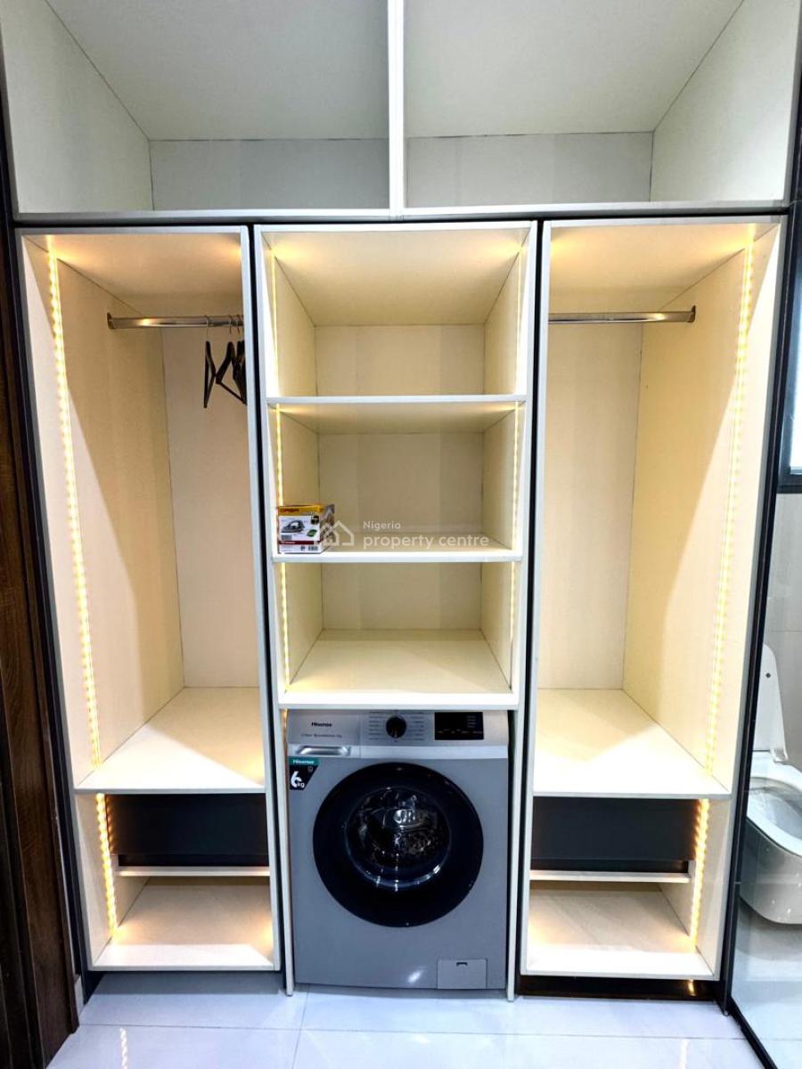 Brand New Cozy 1bedroom Apartment with a Ps5, Indoor Treadmill and Bal, Lekki Phase 1, Lekki, Lagos, Flat / Apartment Short Let