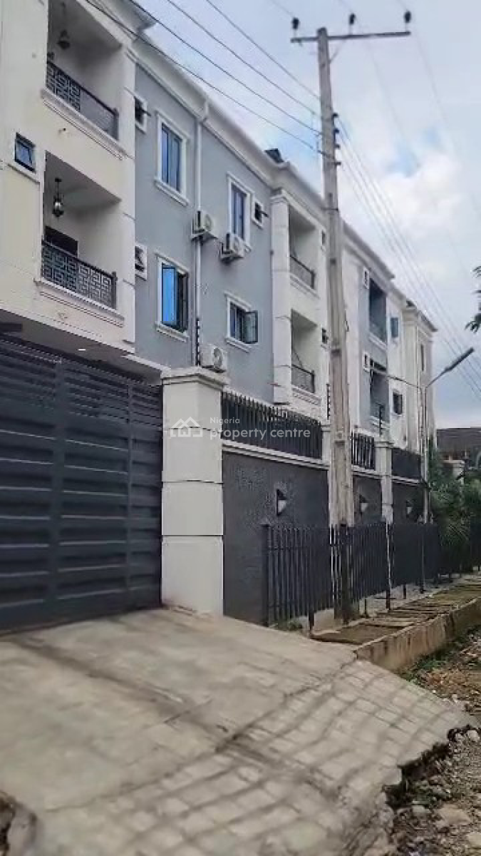 Distress 9flats of 4nos of 3bedroom, Ajao Estate Intl Airport Road Lagos, Isolo, Lagos, Block of Flats for Sale