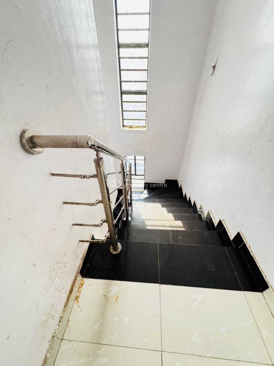 Spacious Master Bedroom (shared Apartment), Orchid Road, Lekki, Lagos, Self Contain (single Rooms) for Rent
