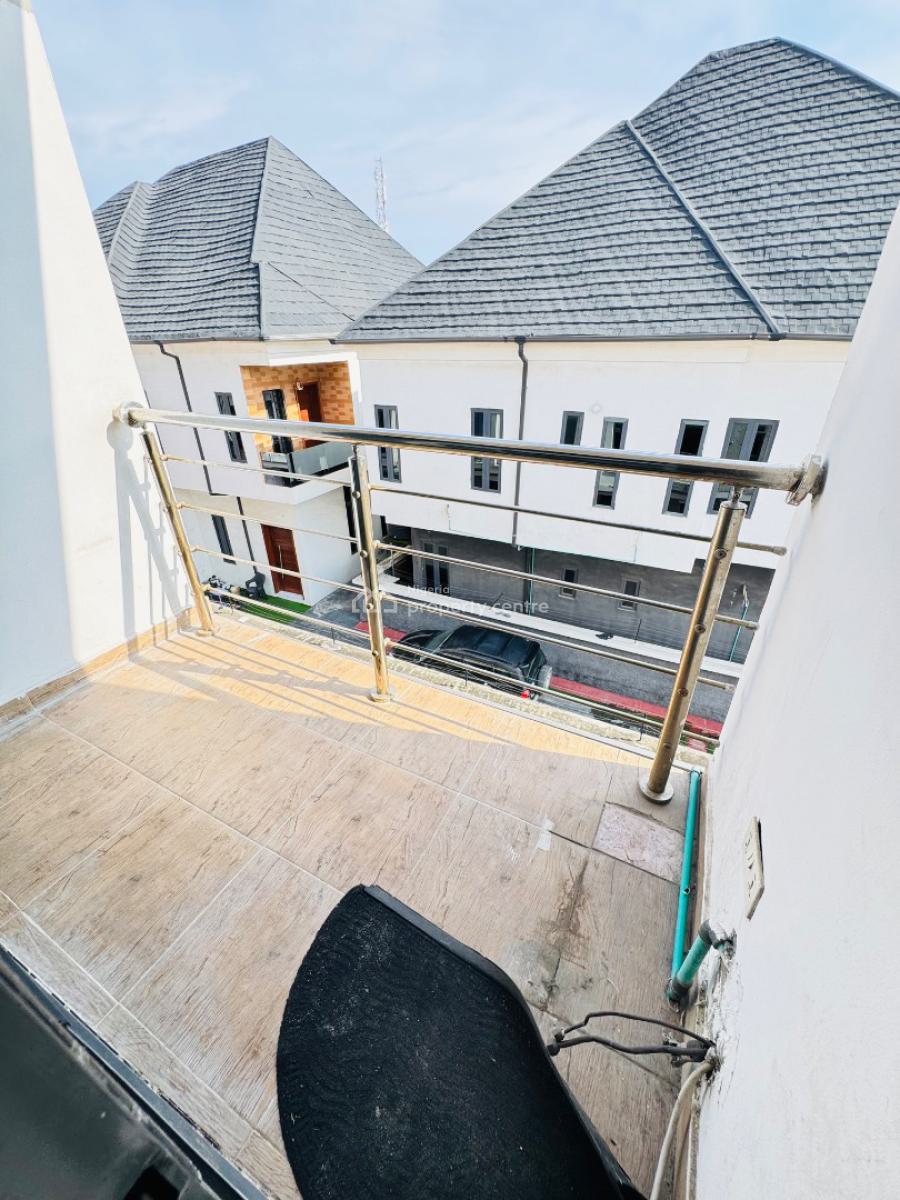 Spacious Master Bedroom (shared Apartment), Orchid Road, Lekki, Lagos, Self Contain (single Rooms) for Rent