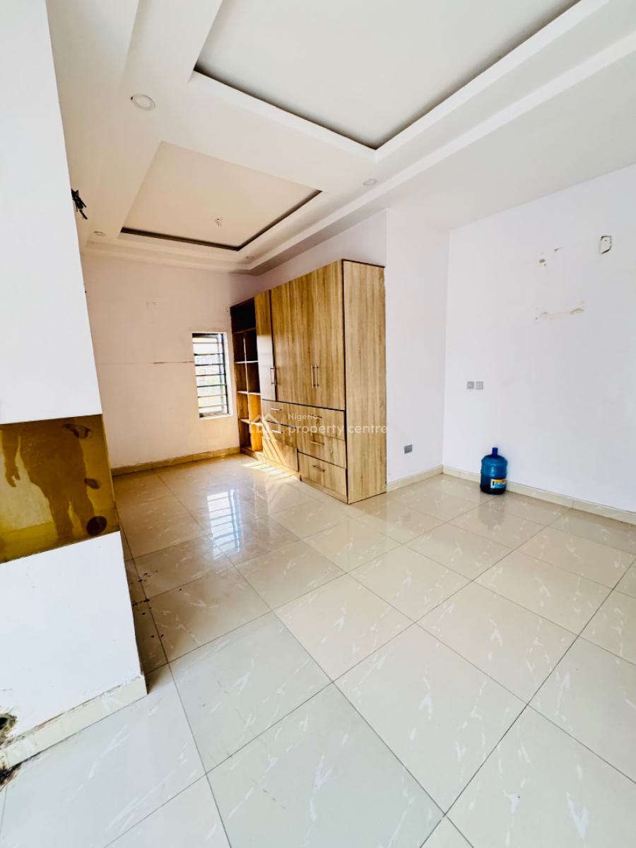 Spacious Master Bedroom (shared Apartment), Orchid Road, Lekki, Lagos, Self Contain (single Rooms) for Rent