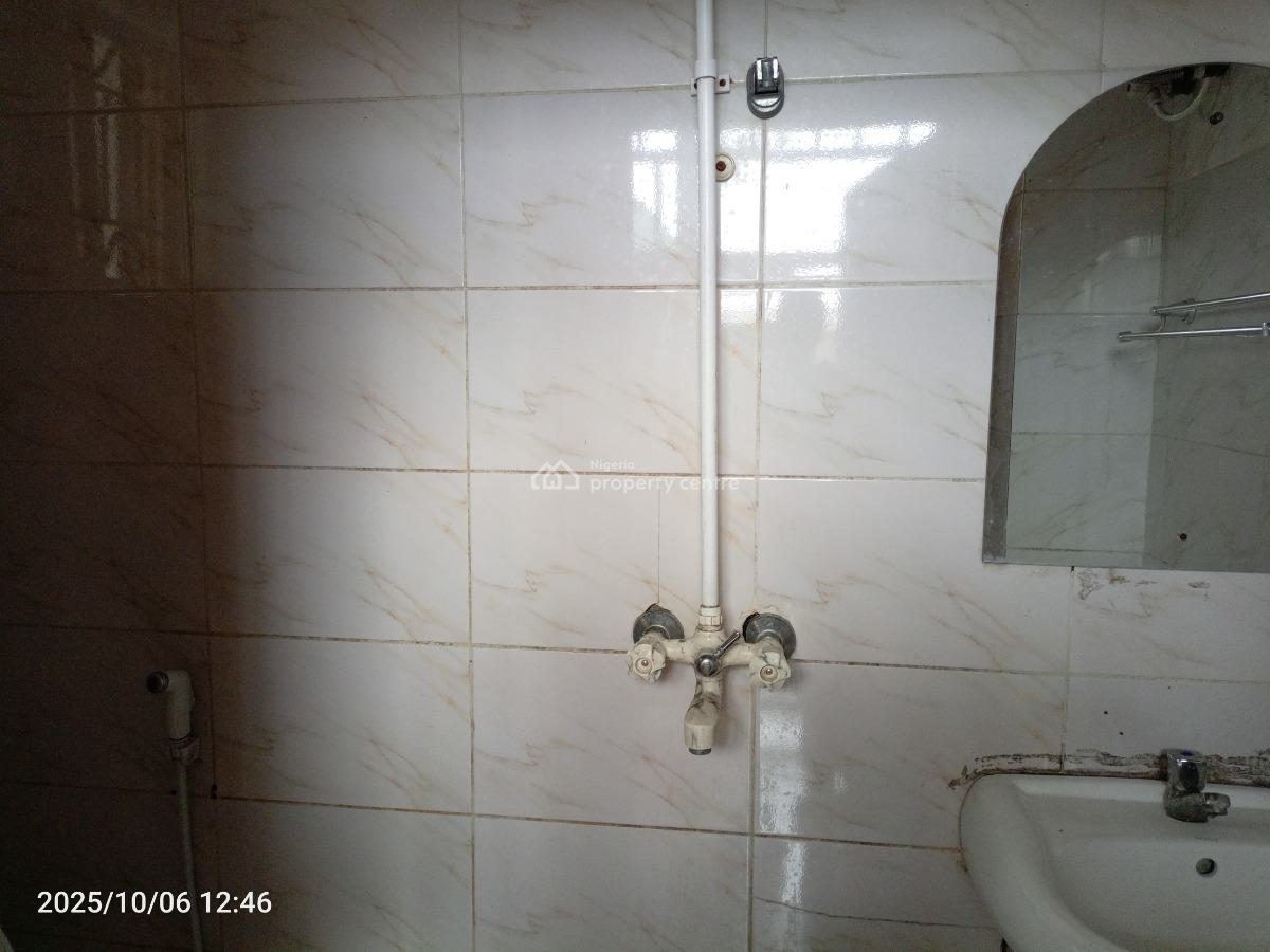 One Bedroom Self-contain with Inverter, Alaguntan, Off Mobil Road, Ilaje, Ajah, Lagos, Flat / Apartment Short Let