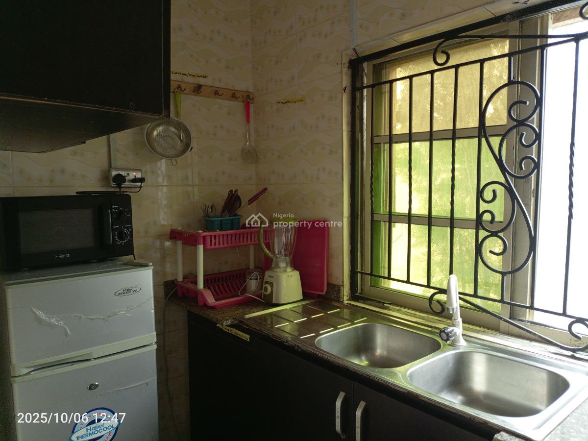 One Bedroom Self-contain with Inverter, Alaguntan, Off Mobil Road, Ilaje, Ajah, Lagos, Flat / Apartment Short Let