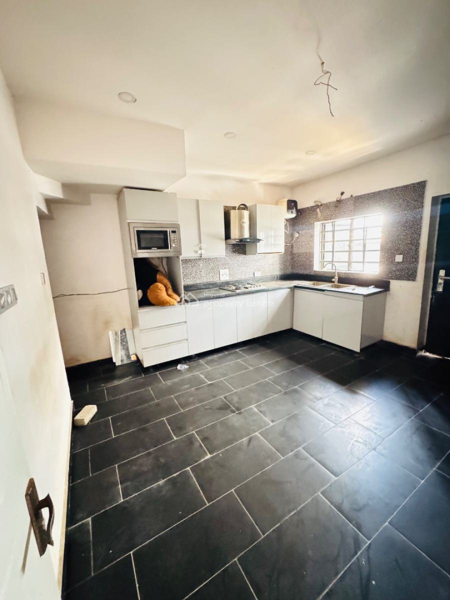Spacious Single Room Available Orchid 1.4m Orchid Road, Orchid Road, Lekki, Lagos, Self Contain (single Rooms) for Rent