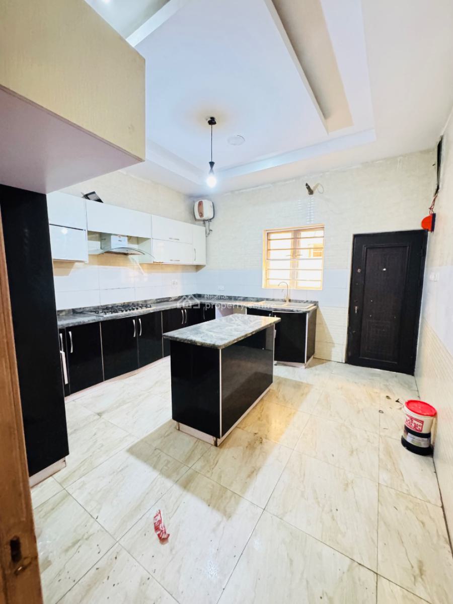 Spacious and Massive Parlor Space Now Available 3.2m, Orchid Road, Lekki, Lagos, Flat / Apartment for Rent