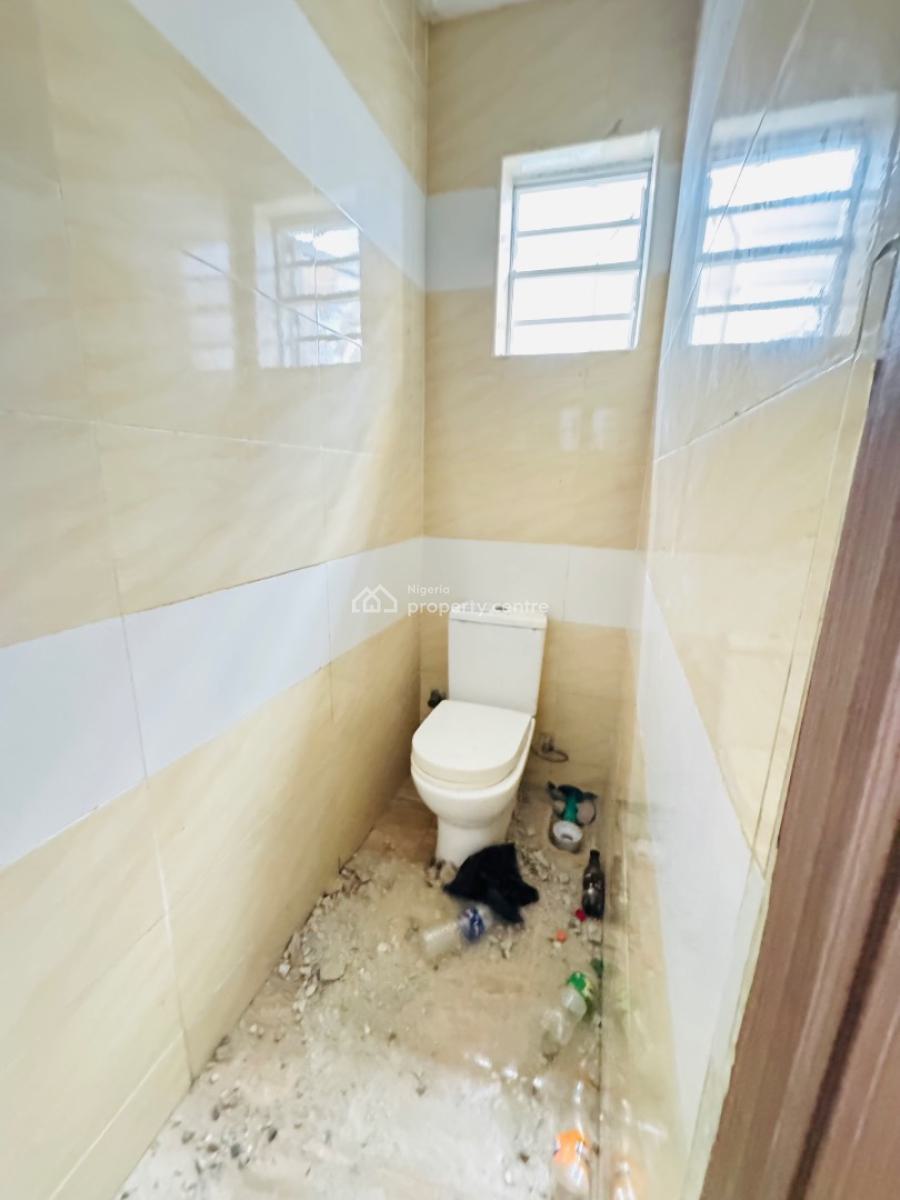 Spacious and Massive Parlor Space Now Available 3.2m, Orchid Road, Lekki, Lagos, Flat / Apartment for Rent