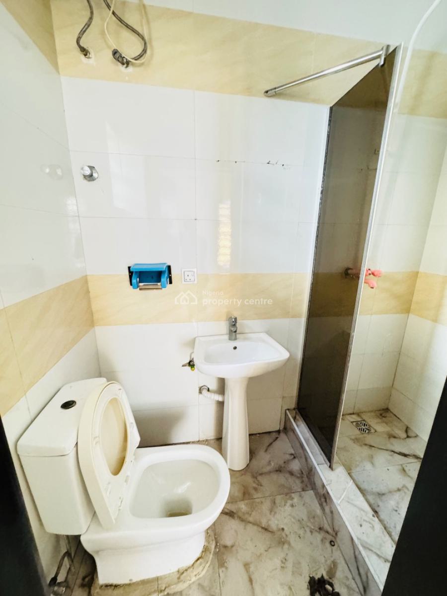 Spacious and Massive Semi Master Bedroom Available, Orchid Road, Lekki, Lagos, Self Contain (single Rooms) for Rent