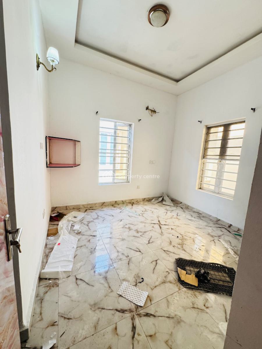 Spacious and Massive Semi Master Bedroom Available, Orchid Road, Lekki, Lagos, Self Contain (single Rooms) for Rent
