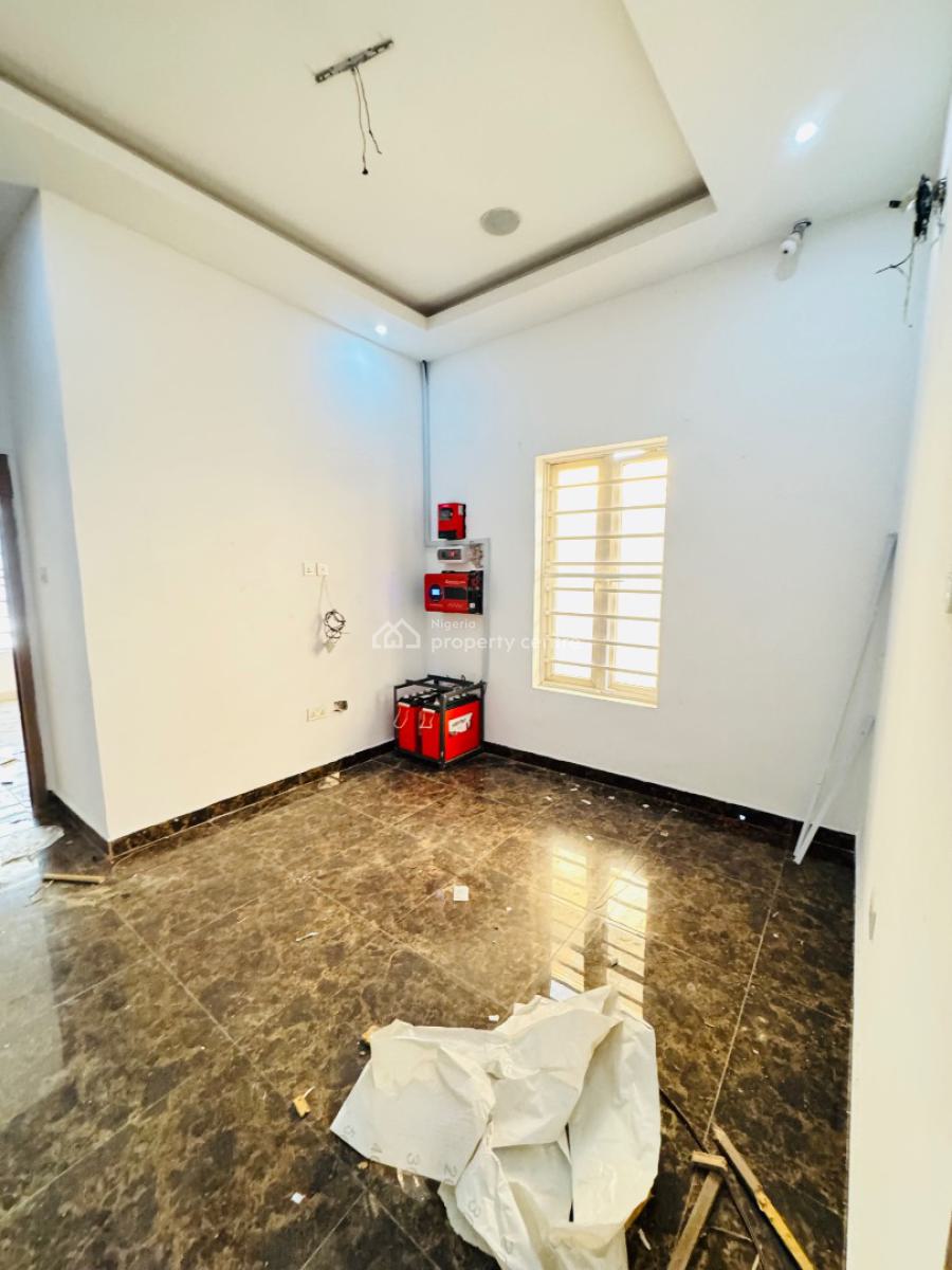 Spacious and Massive Semi Master Bedroom Available, Orchid Road, Lekki, Lagos, Self Contain (single Rooms) for Rent