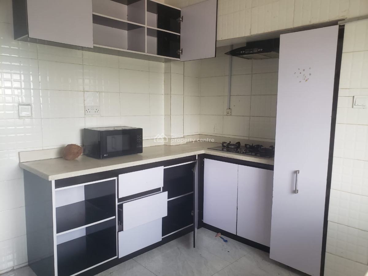 Unfurnished 2 Bedroom Penthouse, Adeniyi Jones, Ikeja, Lagos, Flat / Apartment for Rent