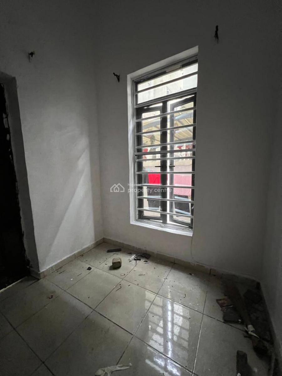 Beautiful Boys Quarters in a Shared Apartment Available, Orchid Road, Lekki, Lagos, Self Contain (single Rooms) for Rent