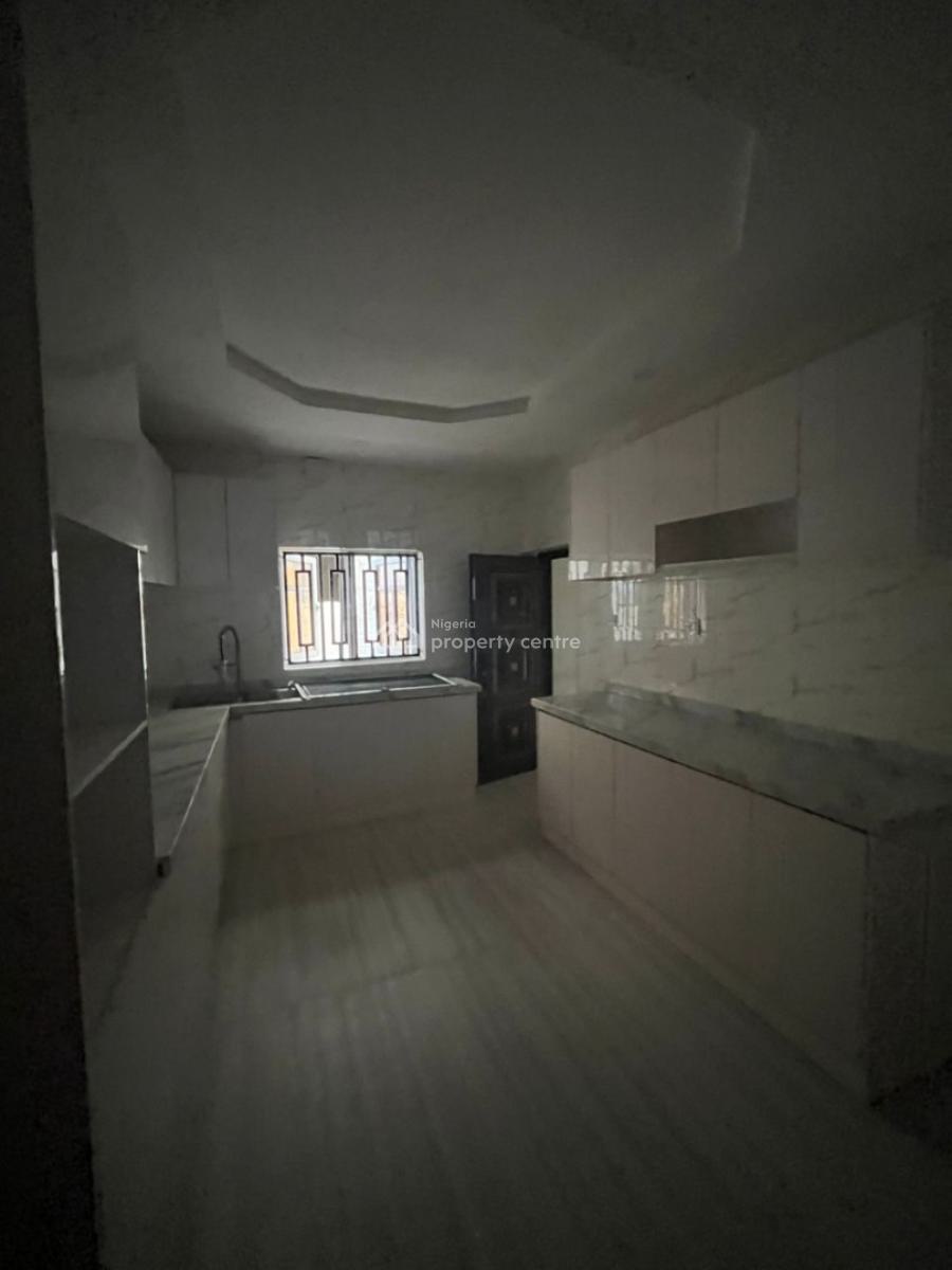 Very Sweet and Lovable Luxury 3bed By Coastal Road Upstairs, Orchid Extension Coastal Road, Ajah, Lagos, Flat / Apartment for Rent