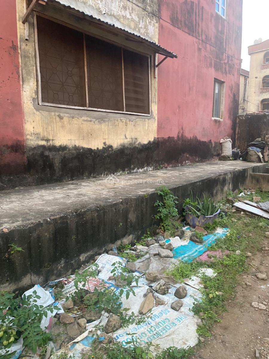 a 3 Bedroom Flat, Jakande Gate, Isolo, Lagos, Block of Flats for Sale