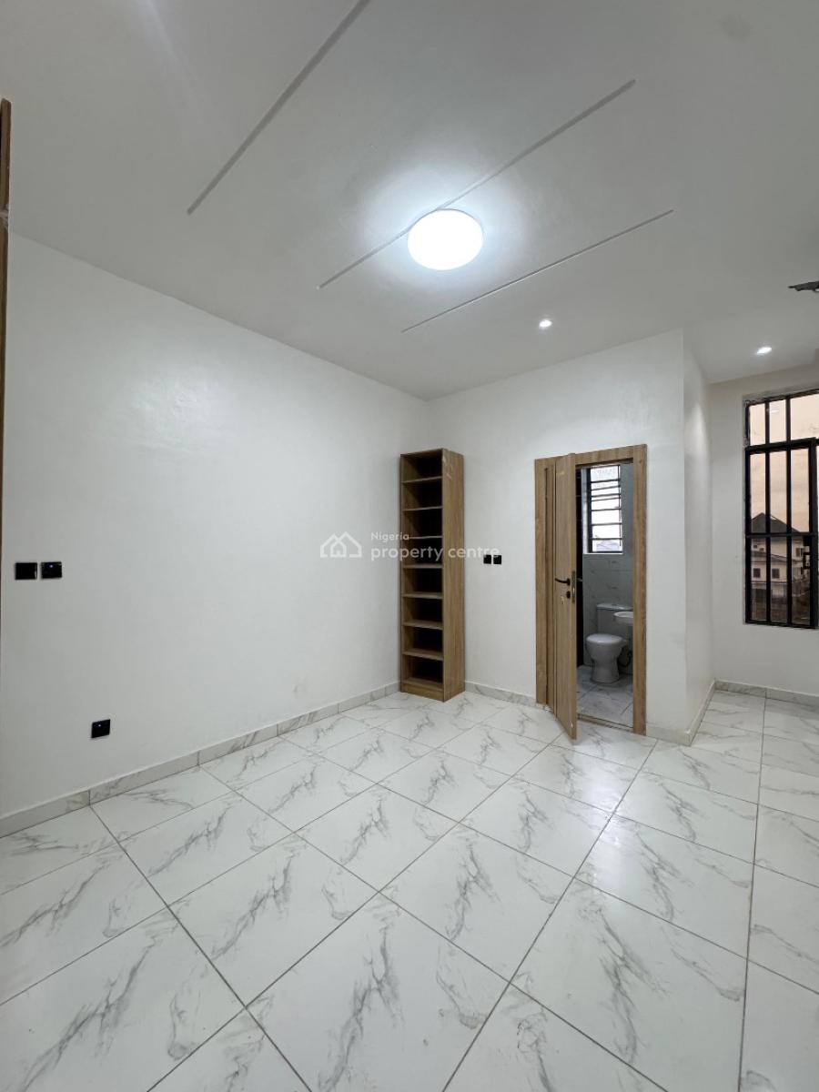 Spacious 2 Bedroom Apartment with Swimming Pool and Gym, Ologolo, Lekki, Lagos, Flat / Apartment for Sale