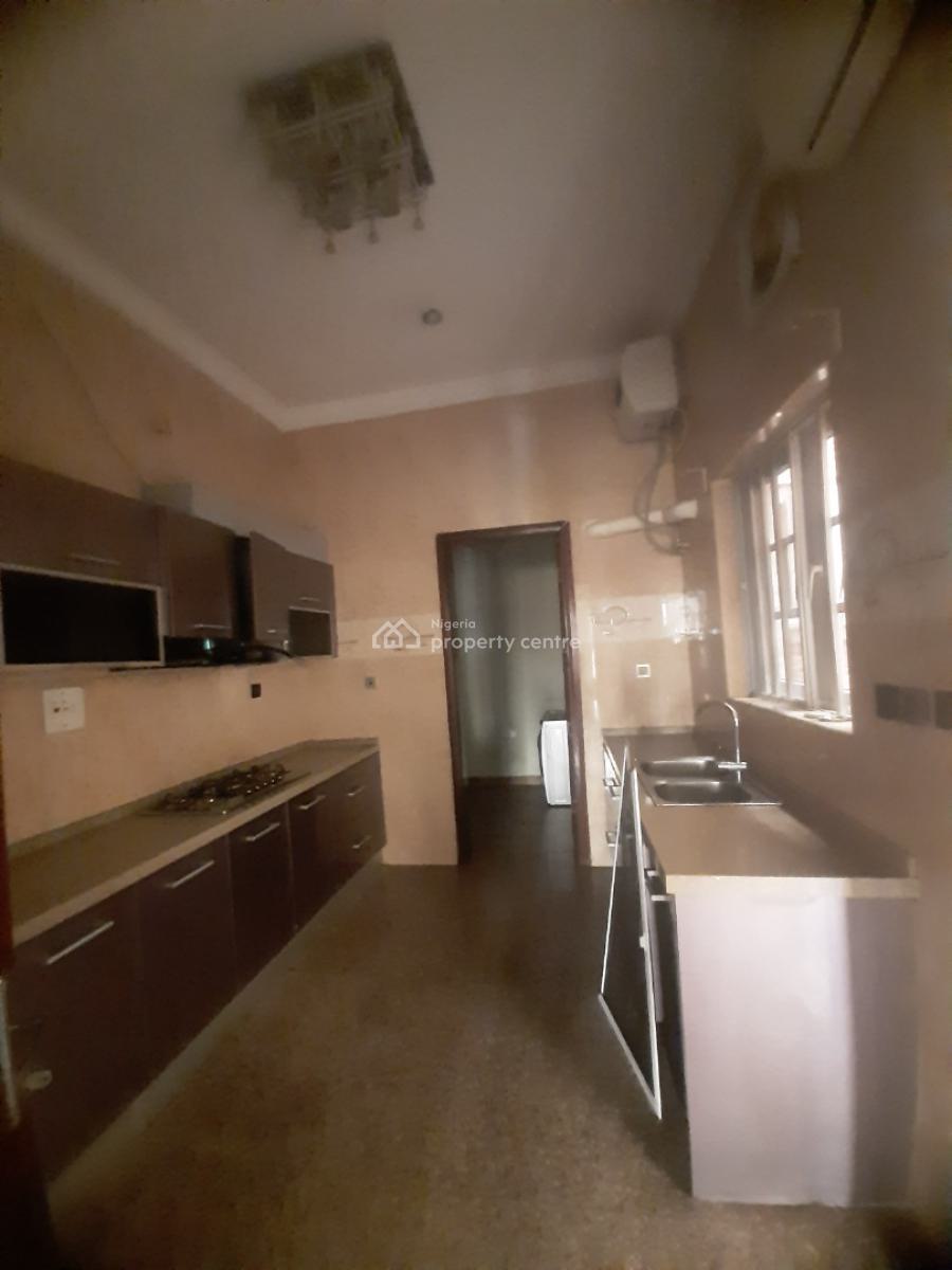 Serviced 3 Bedroom En-suite Flat with Fitted Kithen/pantry, Cooker, Ikoyi, Lagos, Flat / Apartment for Rent