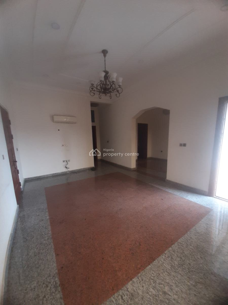 Serviced 3 Bedroom En-suite Flat with Fitted Kithen/pantry, Cooker, Ikoyi, Lagos, Flat / Apartment for Rent