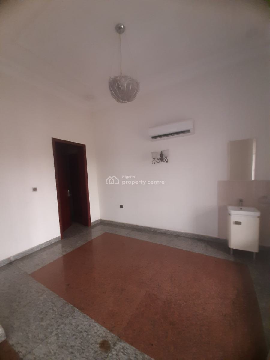 Serviced 3 Bedroom En-suite Flat with Fitted Kithen/pantry, Cooker, Ikoyi, Lagos, Flat / Apartment for Rent