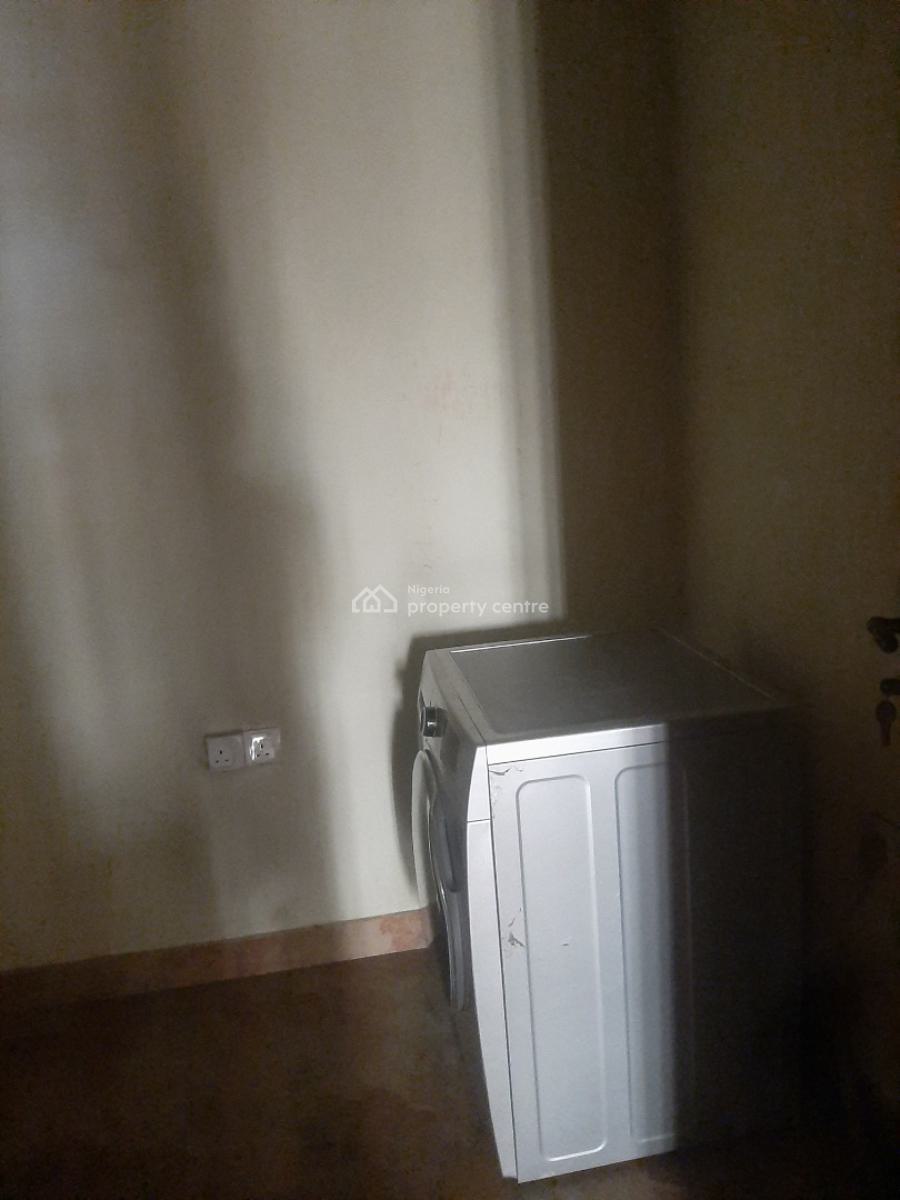 Serviced 3 Bedroom En-suite Flat with Fitted Kithen/pantry, Cooker, Ikoyi, Lagos, Flat / Apartment for Rent